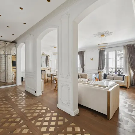 Avec Balcon, Proche Trocadero Appartement Parijs