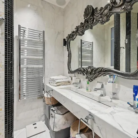 Avec Balcon, Proche Trocadero Appartement *