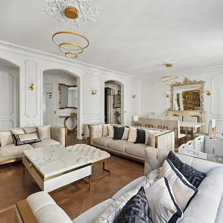 Appartement Avec Balcon, Proche Trocadero *